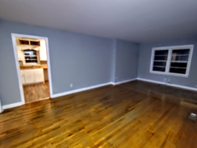 Foto del edificio - 100 Willow Ave