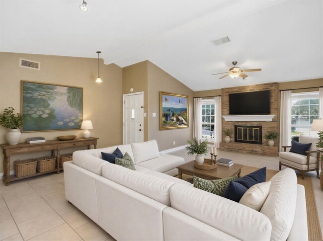 Building Photo - Corner-Lot Garden Home with Fireplace and Private Patio