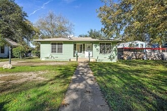 Building Photo - 210 W Willingham St