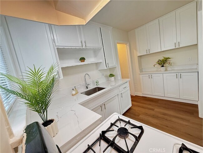 Foto del edificio - 549 N Niagara St