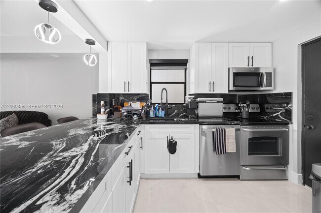 Foto del edificio - 2302 S Cypress Bend Dr