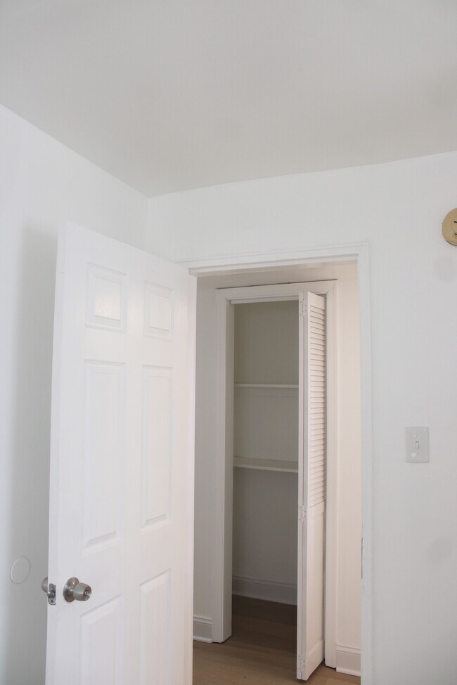 Hallway - 1243 16th St NE