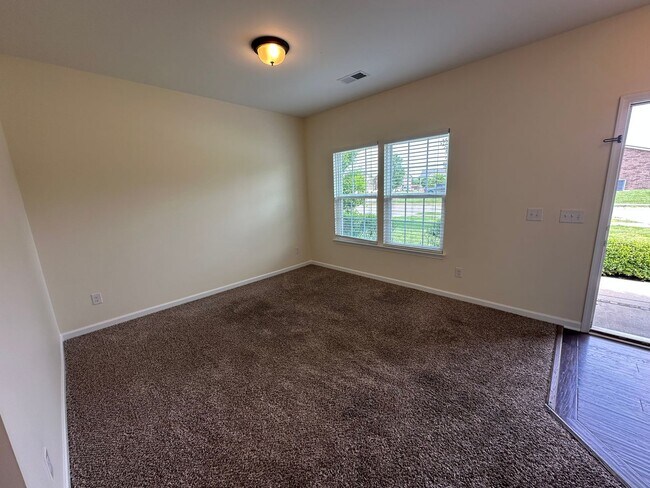 Building Photo - Charming 3BR 2.5BA Home Within Walking Dis...