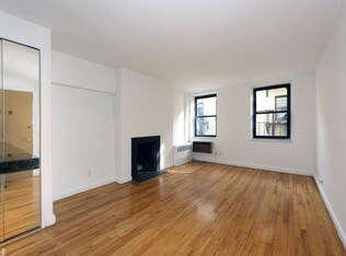 Primary Photo - Cozy studio with decorative fireplace