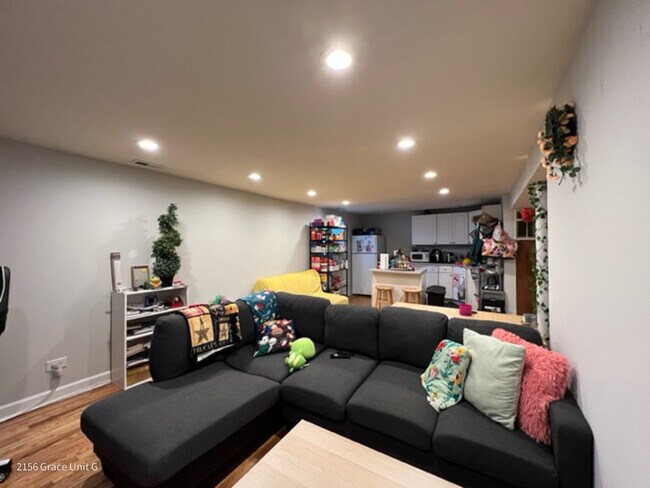 Foto del edificio - 2156 W Grace St