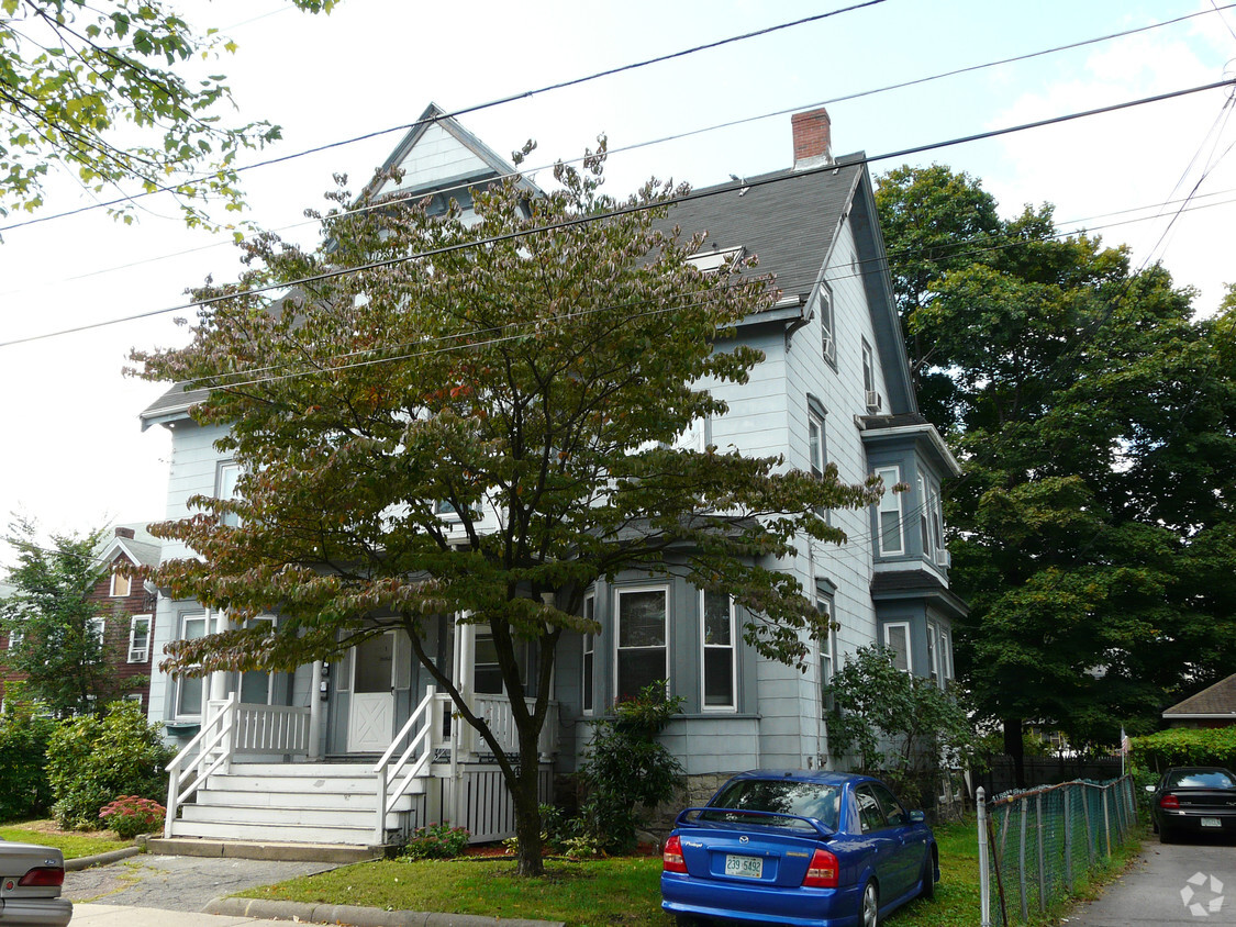 Building Photo - 12-14 Beltran St