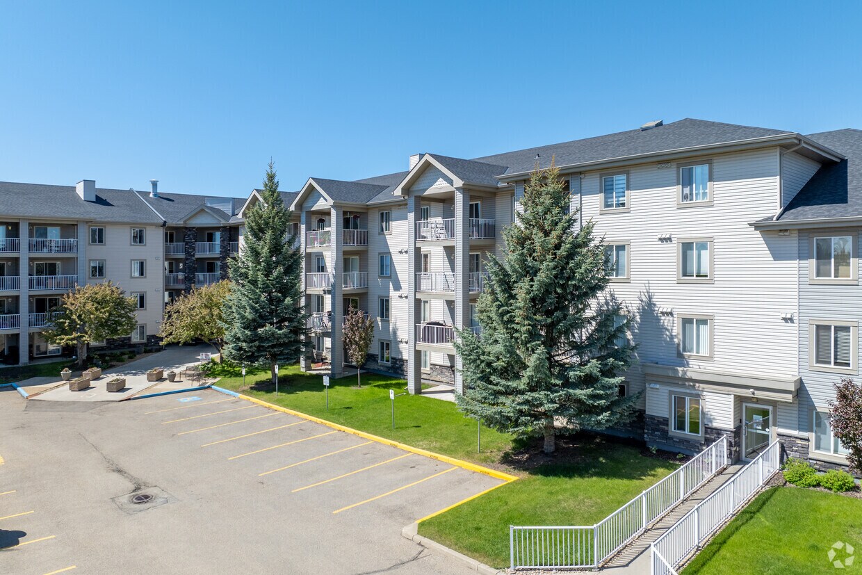 Primary Photo - 60 Lawford Av