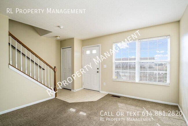 Building Photo - 2 bedroom 2.5 bathroom condo in Hartford V...