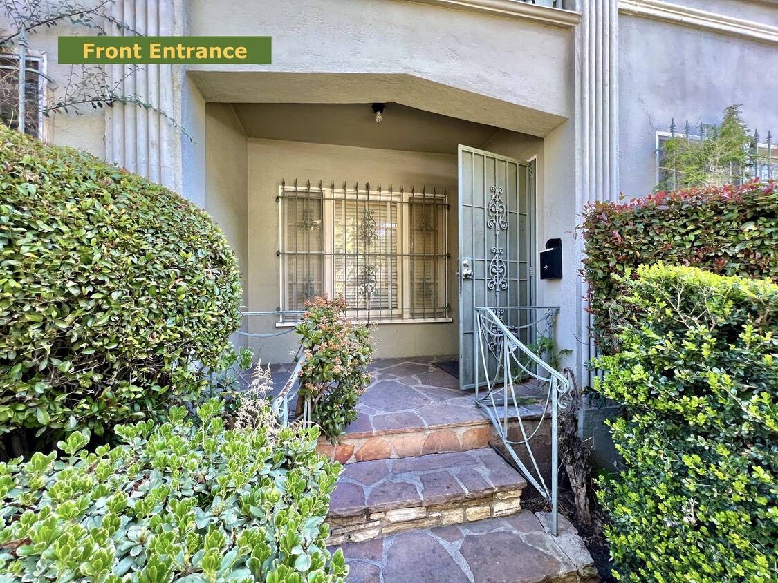Front Entrance - 1160 S Citrus Ave