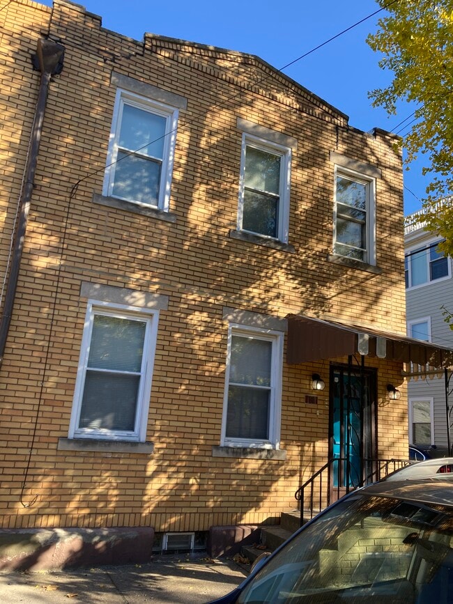 Building Photo - 55 S 19th St