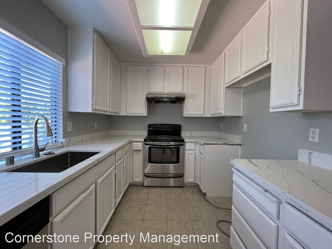 Foto del edificio - 3 br, 3 bath House - 5309 Daimler Ct.