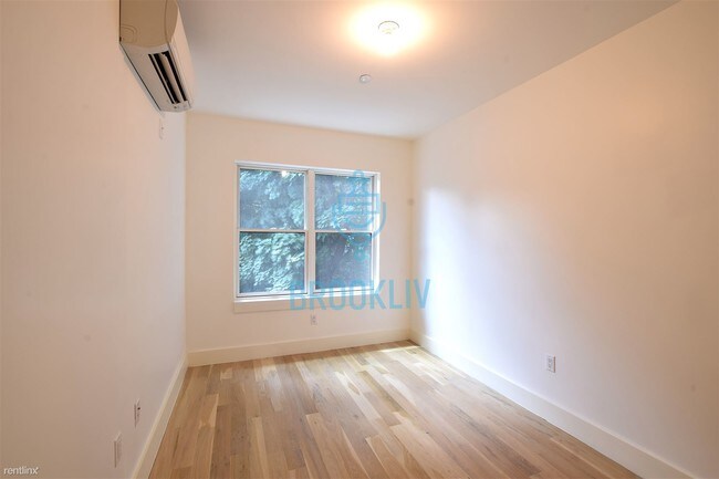 Foto del edificio - 1195 Bedford Ave