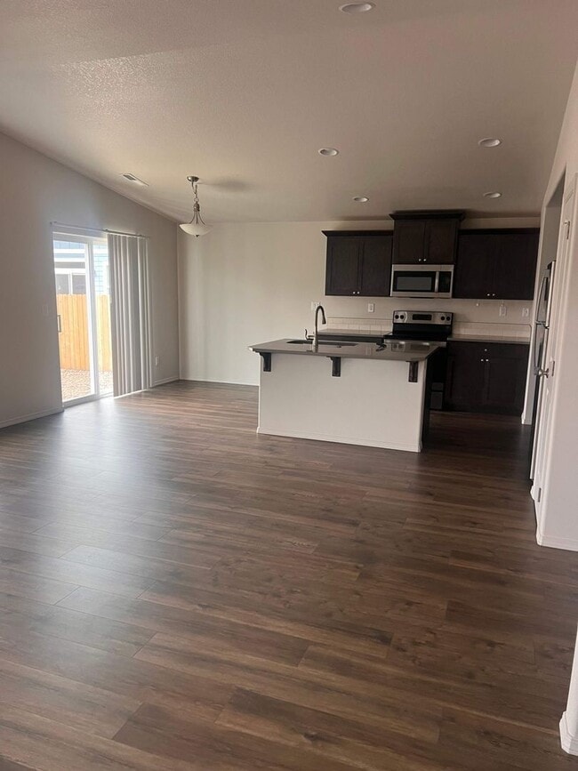 Foto del edificio - 1642 Zoe Ave