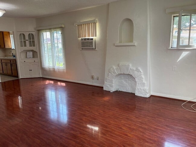Foto del edificio - 600 E Maple St
