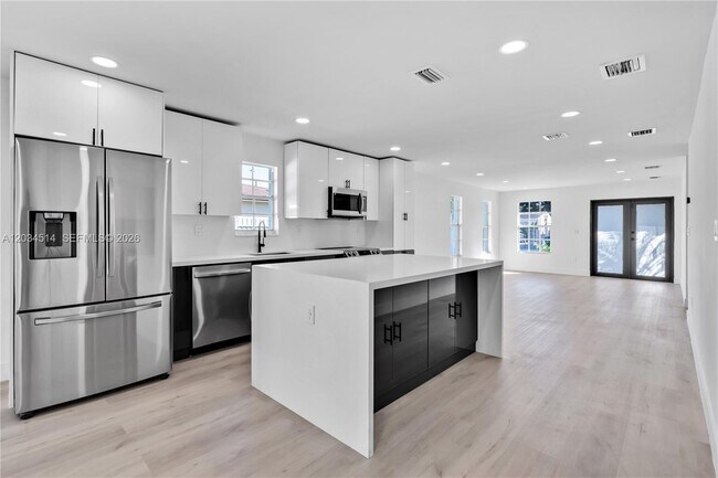 Foto del edificio - 407 NW 45th St