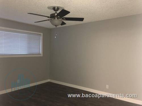 Building Photo - Shasta Villa Apartments