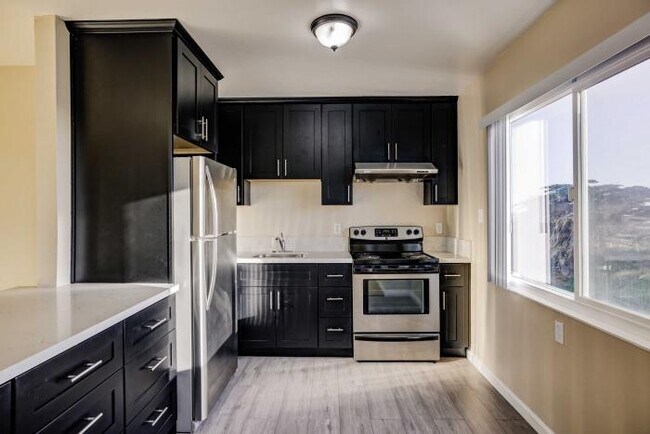 Building Photo - 1 bedroom in San Francisco CA 94122