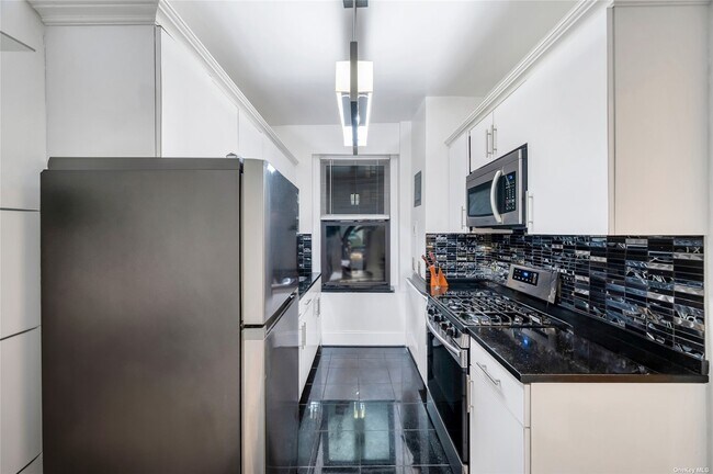 Building Photo - 35-63-63 88th St