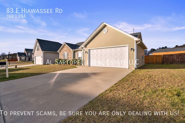 Building Photo - Large Pet friendly home in quiet community...