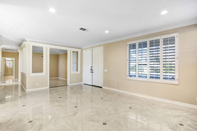 Foto del edificio - 12689 Mediterranean Dr