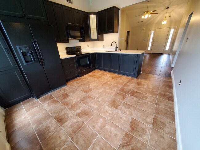 Building Photo - 7344 Appling Ridge Dr