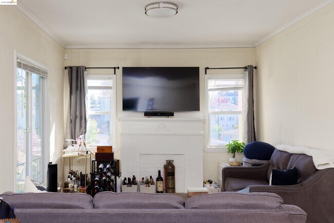 Building Photo - 536 Merritt Ave