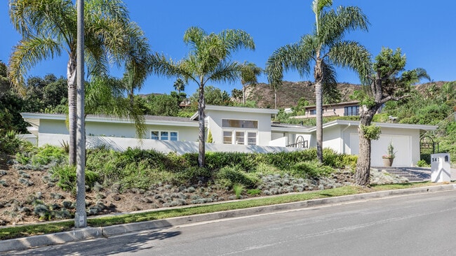 Building Photo - 341 Surfview Dr