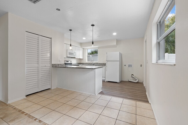 Building Photo - 15718 Morgan St