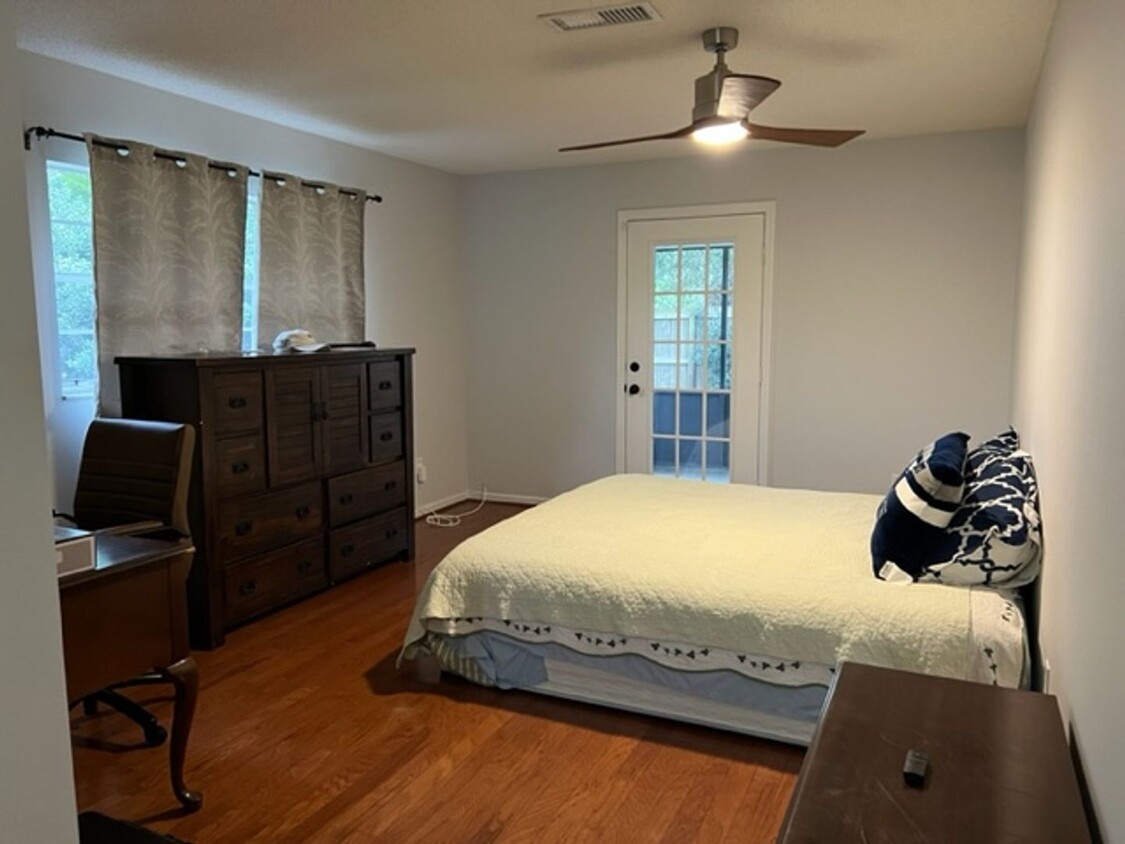 Primary Photo - Fully Furnished-Short or Long Term Rental-...