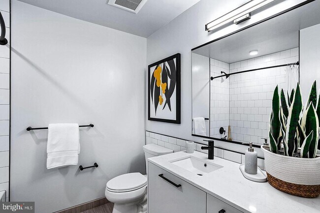 Foto del edificio - 1625 Eckington Pl NE