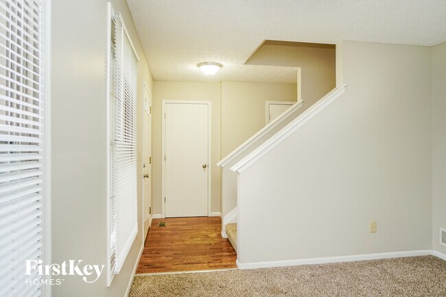 Foto del edificio - 2681 Fernwood Ave
