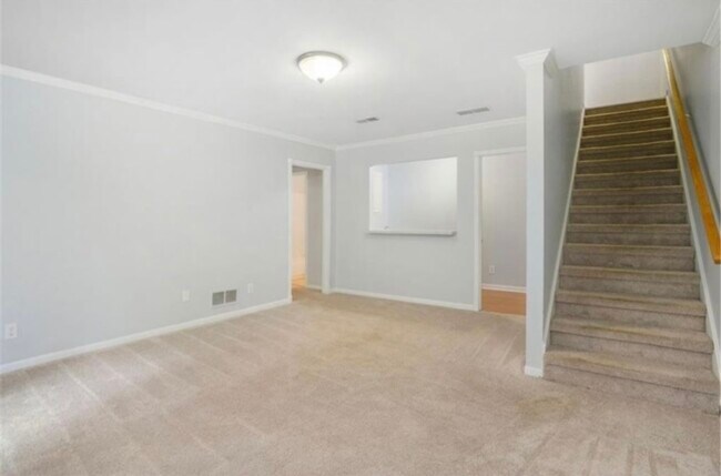 Building Photo - 7 Basswood Cir