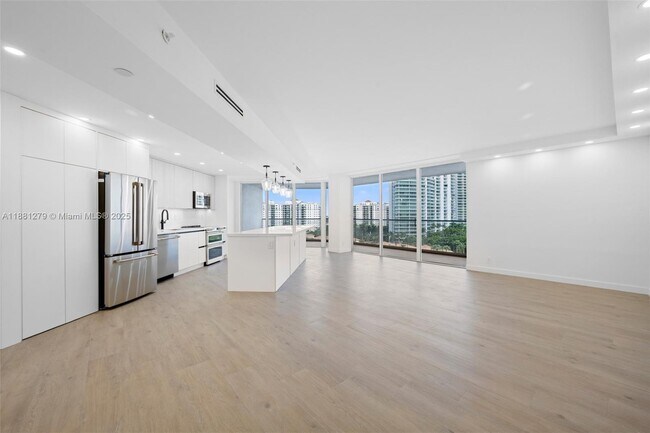Foto del edificio - 19707 Turnberry Way