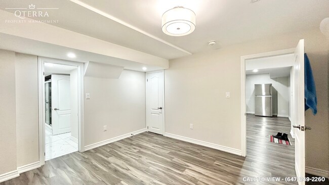 Building Photo - 16 Hawtrey Rd