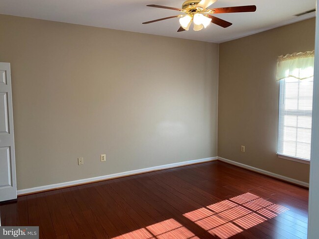 Building Photo - 524 Wordsworth Cir