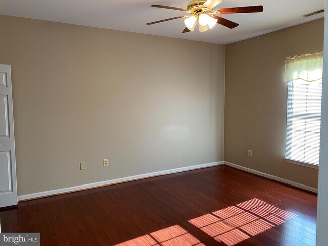 Foto del edificio - 524 Wordsworth Cir