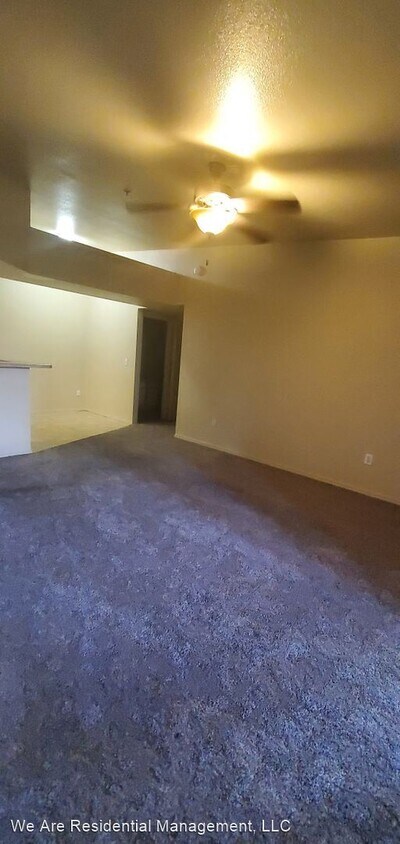 Primary Photo - 1385 W University Ave