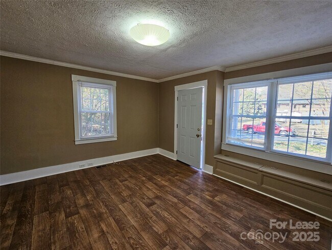 Foto del edificio - 69 Grattan Dr NE