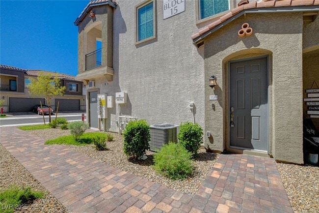 Building Photo - 206 Callen Falls Ave