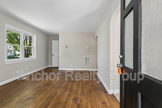 Building Photo - 7730 Ruthven Rd