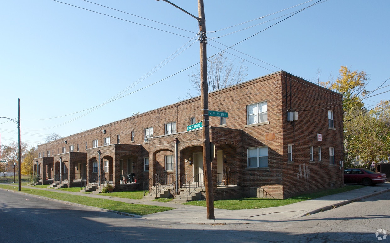 Building Photo - 381-395 Carpenter St