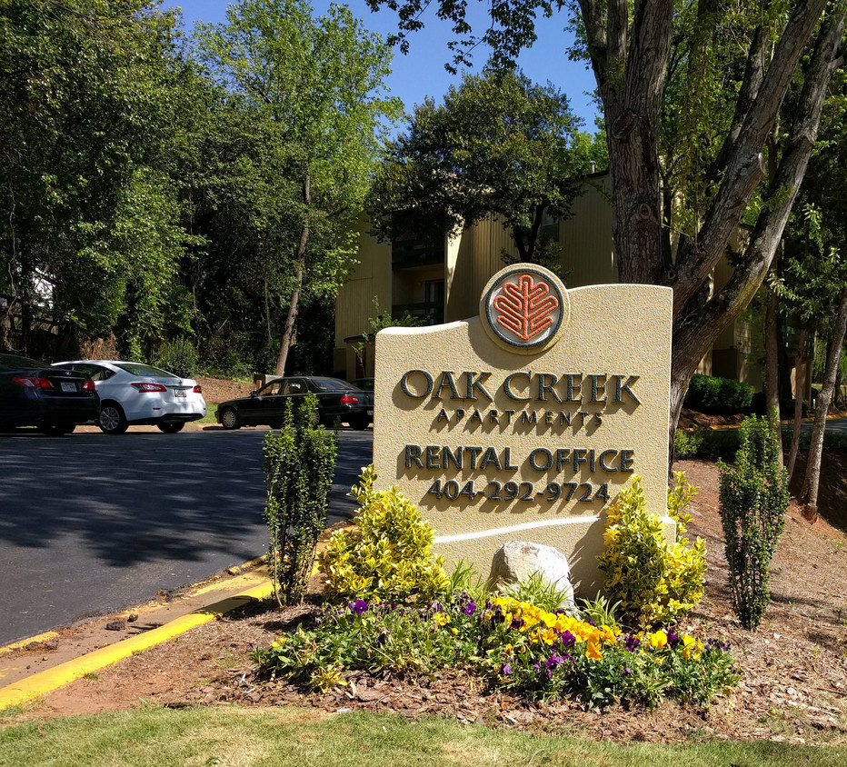 Foto principal - Oak Creek Apartments