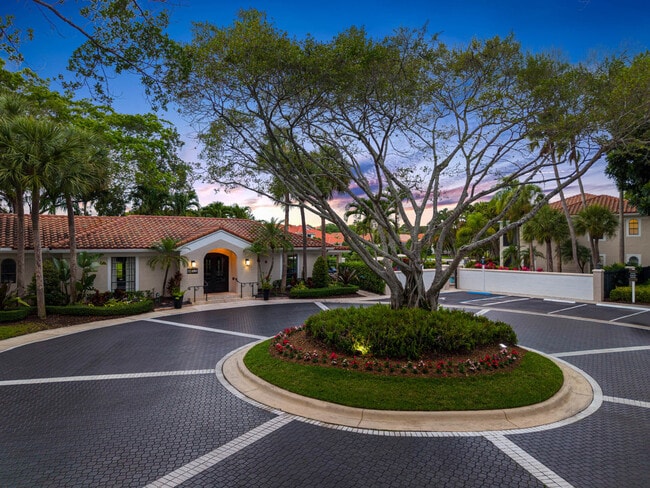 Building Photo - Mizner Court