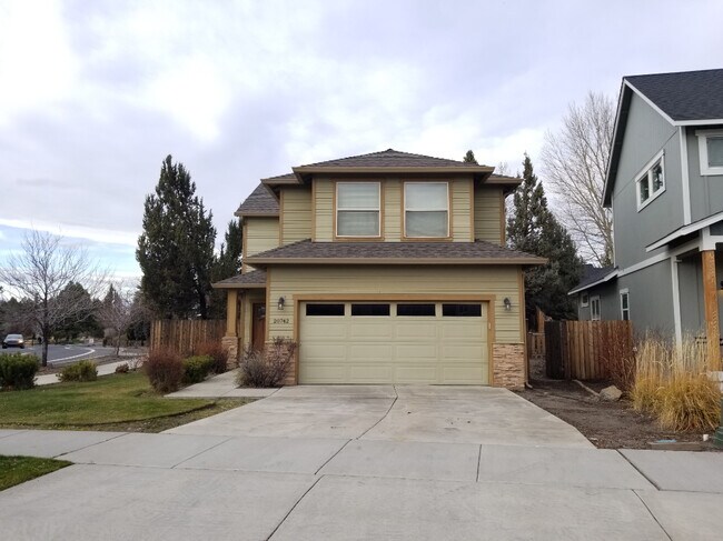 Building Photo - 20742 NE Angora Ct