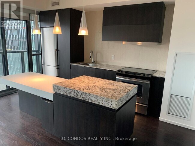 Photo du bâtiment - 101 Charles St E