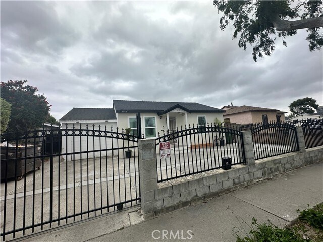 Primary Photo - 1318 W 131st St