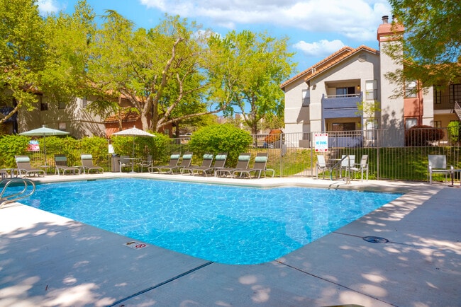 Building Photo - Overlook