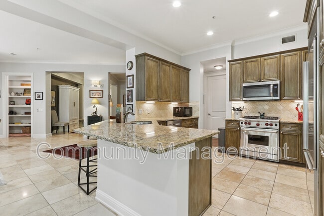 Photo - 990 Stanford Ave Apartment