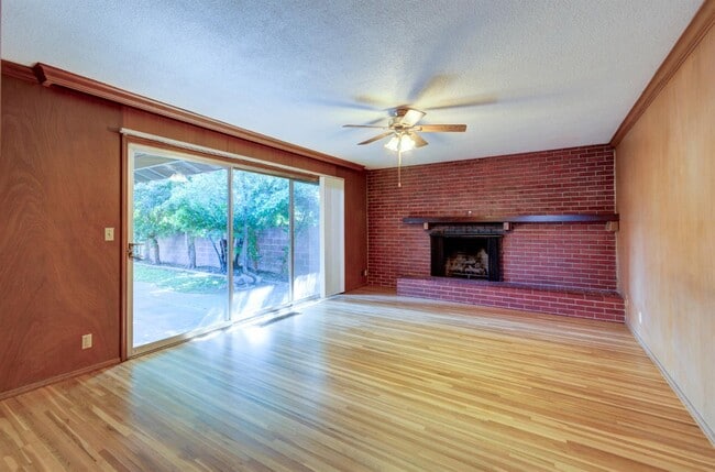 Building Photo - 123 W McKinley Ave