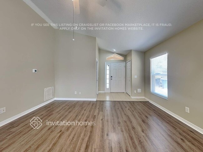 Building Photo - 10618 Lakeside Vista Dr